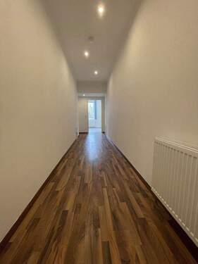 Eingang / Flur - 2 Zimmer Etagenwohnung in Breitenbrunn GT Bedernau