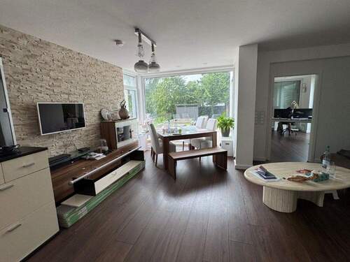 Wohnzimmer - 7 Zimmer Einfamilienhaus in Kassel