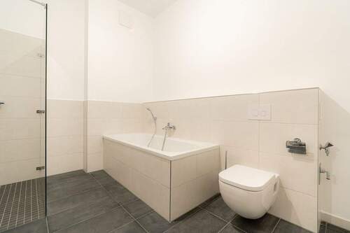 Bad Bild 2 - 4 Zimmer Etagenwohnung in Dresden