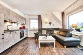 Wohnung OG links Küche und Wohnbereich - 1 Zimmer Mehrfamilienhaus, Wohnhaus zum Kaufen in Wenningstedt-Braderup (Sylt)