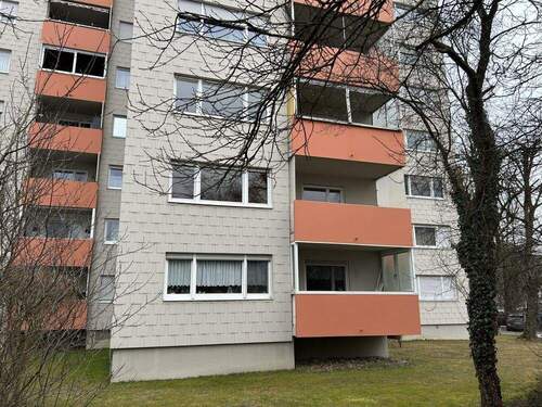 Titelbild 88702 - Sofort beziehbare 2-Zimmer-Wohnung (Bahnhofsnah)