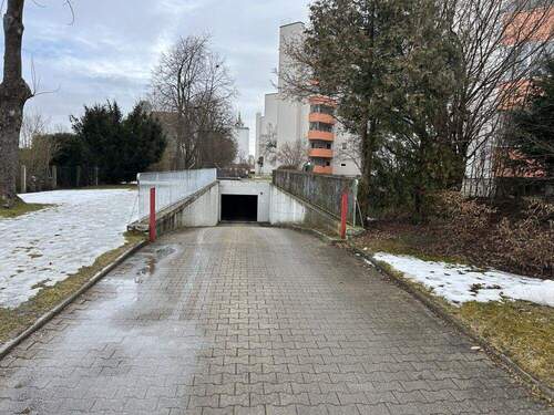 TG Ein-Ausfahrt (2) - 