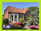 Rückansicht, Wintergarten - Ländliches Wohnhaus, top gepflegt, mit großem Platzangebot- Wintergarten, Balkon, Garagen!