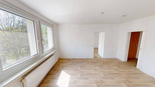 Wohnzimmer - 3-Raum-Familienwohnung mit Tageslichtbad