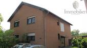 Hausvorderansicht mit Hauseingang - 