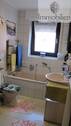 Tageslichtbad mit Wanne und Dusche - 