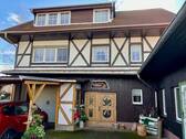 Vorderseite / Eingangsbereich - 1 Zimmer Mehrfamilienhaus, Wohnhaus zum Kaufen in Rodewisch