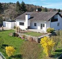 Gepflegter Bungalow mit herrlichem Garten und Doppelgarage in bevorzugter Lage von Breitenbrunn