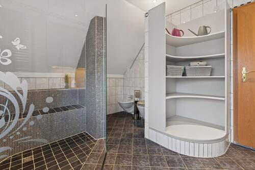 Badezimmer Ansicht 2 - 