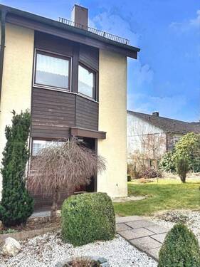 Frontansicht - Ein-Zweifamilienhaus in Münchberg