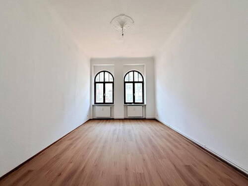 Wohnzimmer / Schlafzimmer - Frisch saniert 2 Zimmer Altbau 56qm EG hohe Decken barrierearm Lehe