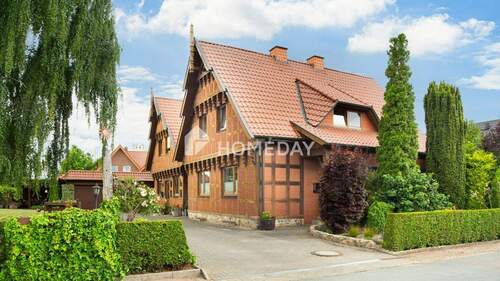Außenansicht 3 - Zwei großzügige Wohneinheiten auf traumhaftem Grundstück - Wohnen & Vermieten in idyllischer Lage