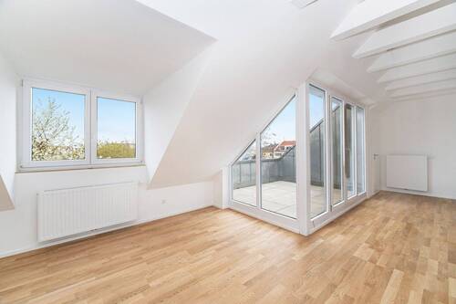 Wohnzimmer - 2 Zimmer Etagenwohnung zum Kaufen in München