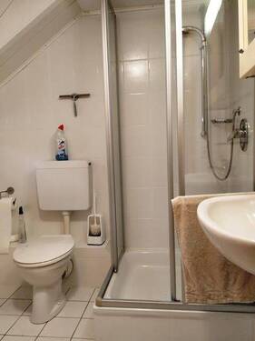 DG_Badezimmer mit Dusche ... - 