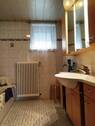 Badezimmer mit Badewanne und ... - 