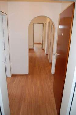 Wohnungseingang - 3 Zimmer Etagenwohnung zur Miete in Erlangen