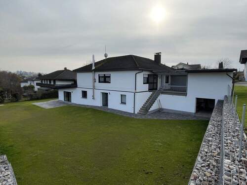 Bild 1 - Platz für die ganze Familie - freistehendes Einfamilienhaus mit Terrasse & großem Garten