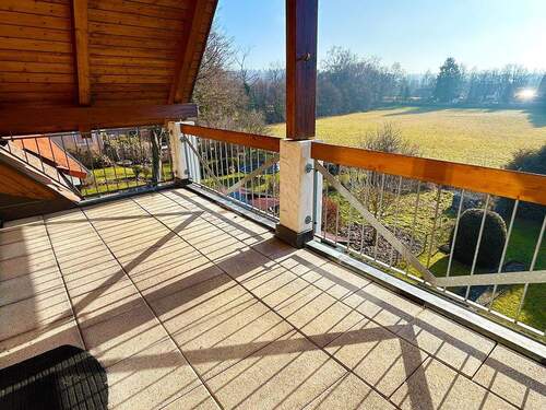 Balkon - 7 Zimmer Mehrfamilienhaus, Wohnhaus in Ehningen