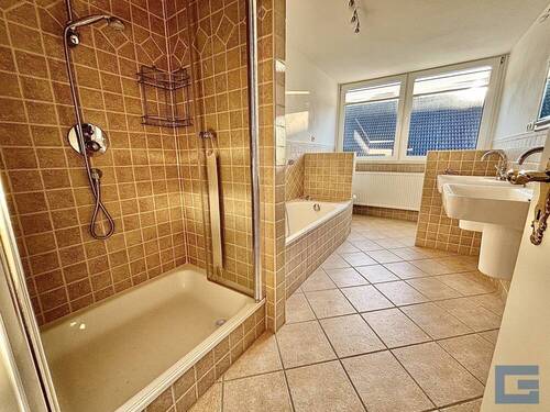 Badezimmer (Dachgeschoss) - 