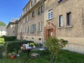 Hausansicht - Neu sanierte Altbauwohnung in ruhiger Wohnlage