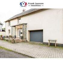 Neuer Preis! Freistehendes Ein-Zweifamilienhaus mit Garage & Terrasse in Wallscheid