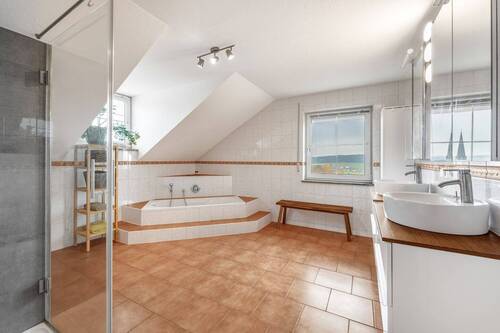 Badezimmer (OG) - 