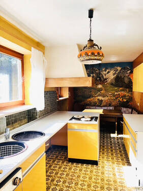 Küche mit kleinem Essplatz - 