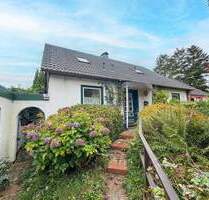Solide Doppelhaushälfte mit Vollkeller und Garten - Appen Dorf