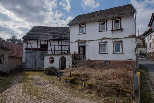 Hofansicht - Grundstück in Weilrod