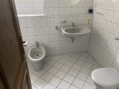 ad934cbd-1817-4fb7-8e1b-a03c4bebc22a - 