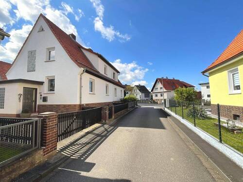 Straßenansicht - 4 Zimmer Doppelhaushälfte in Eschwege