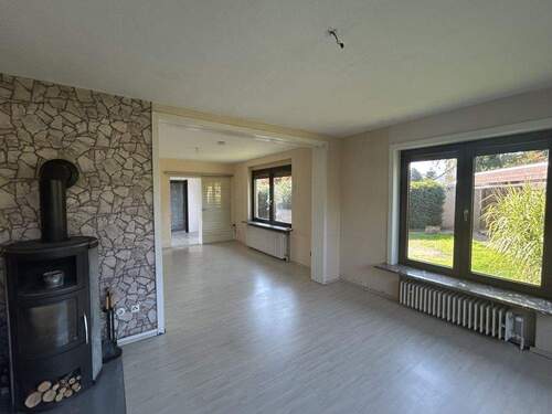 Wohnzimmer mit Kamin. - 