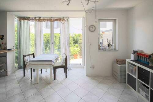 Essbereich in der Küche - Doppelhaushälfte mit 131,00 m² in München zum Kaufen