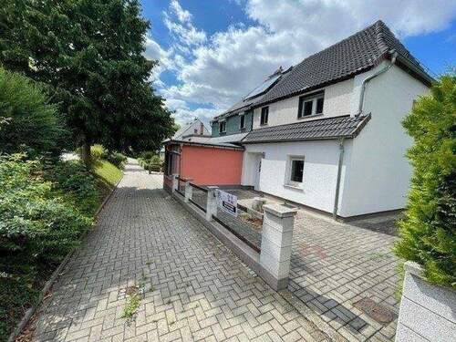 Außenansicht - 4 Zimmer Doppelhaushälfte zum Kaufen in Hohenmölsen