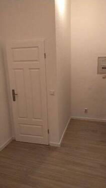 Flur zum WC-Hintereingang - 