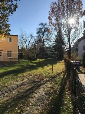 Garten mit Wäscheplatz - 