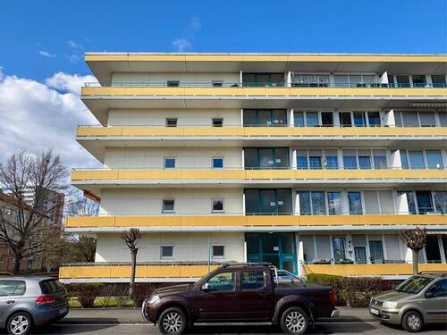 Wohnanlage - Hauseingangsseite - 