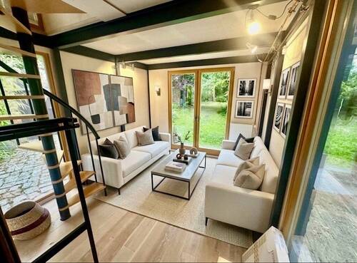 Erkerzimmer - Hinweis: Möbel KI generiert - 4 Zimmer Etagenwohnung zum Kaufen in Kühlungsborn