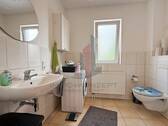 Das helle Badezimmer - 