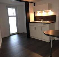 695 € warm: hübsche 2-Zi-Whg chic renoviert - 2 Minuten Fußweg zur Innenstadt - Eigener Eingang - Schleswig