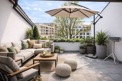 Moderne Terrasse mit urbanem Blick (Möblierung illustriert).jpg - Exklusive 5 Zimmer Dachterrassen-Wohnung in attraktiver Lage in Bogenhausen mit Ost- und West- Terrasse