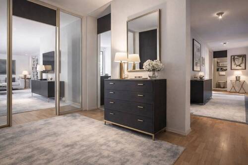 Eleganter Flur mit modernen Akzenten illustriert.jpg - 5 Zimmer Etagenwohnung in München