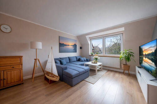 Wohn-Esszimmer-3_gestaged - 3 Zimmer Etagenwohnung zum Kaufen in Elmshorn