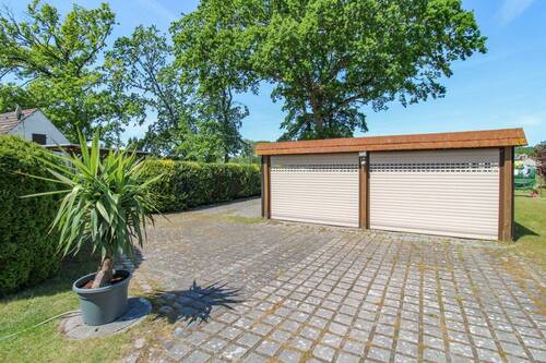 Doppelcarport elektr. Tor - 