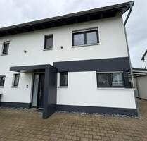 Top ausgestattetes, Einfamilienhaus mit Terrasse u. Carport in Randlage - Crailsheim Weidenhausen