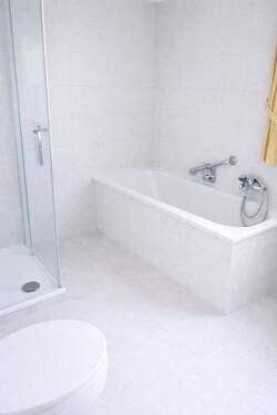 Großes Bad - 4 Zimmer Reihenmittelhaus in Bielefeld