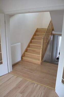 Treppe in 1. Stock - 