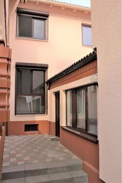 Eingang in die Wohnung. - Terrassenwohnung mit 127,00 m&sup2; in Büttelborn zur Miete