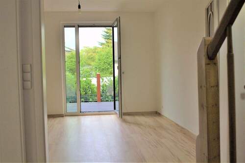 Blick auf Terasse. - 