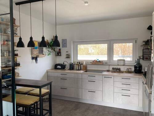 Blick in die Küche - 4 Zimmer Etagenwohnung in Pleinfeld